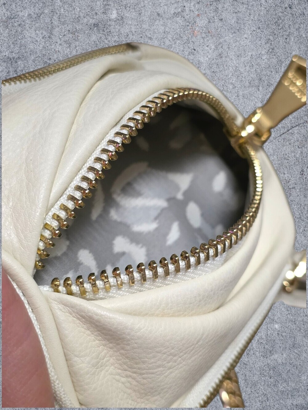 Aimee Kestenberg Ivory Leather Crossbody Bag Gold Chain Convertible Purse - Picture 16 of 16